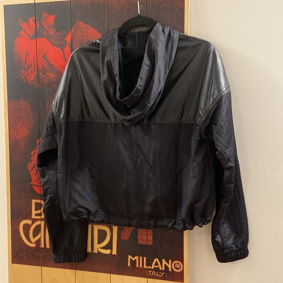 NIKE || crop jacket - Picture 3 of 9